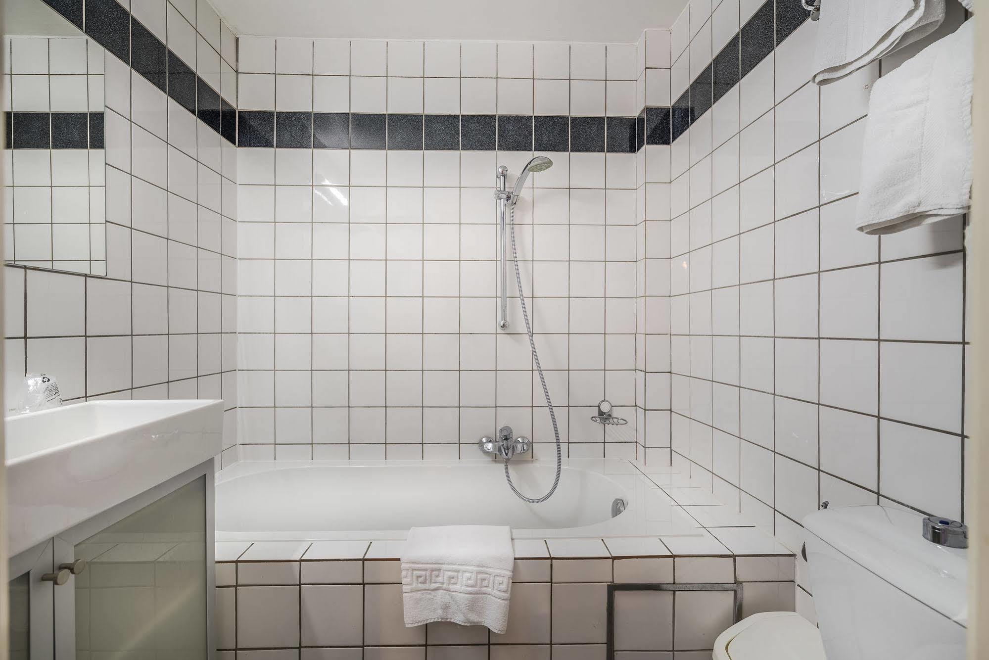 Hotel Lambeau Etterbeek Екстер'єр фото