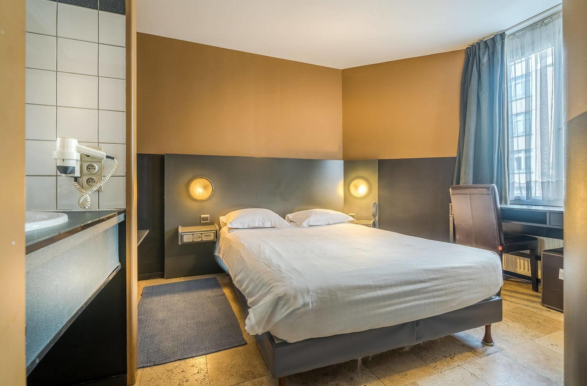 Hotel Lambeau Etterbeek Екстер'єр фото